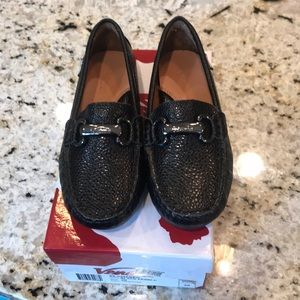 Girls Venettini loafer size 29